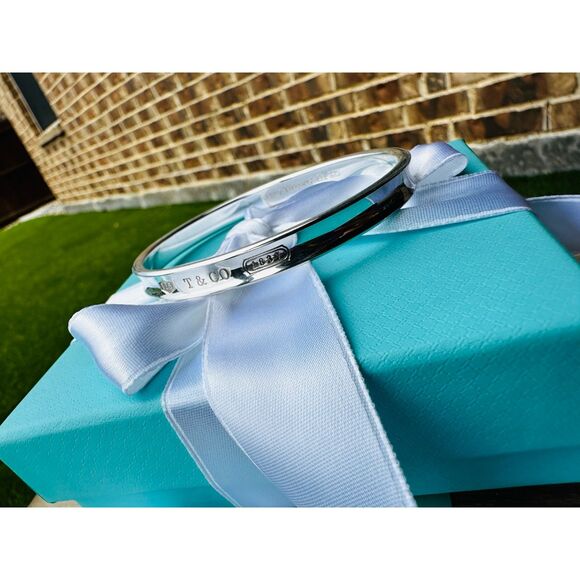 NEW Tiffany & Co 1837 Bangle Bracelet Silver, LARGE - Picture 4 of 6
